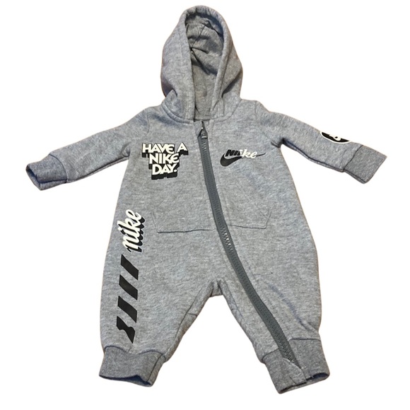 Nike Kids Size Newborn Grey Hooded Have a Nike Day Zip Up Coveralls Streetwear - Picture 1 of 9